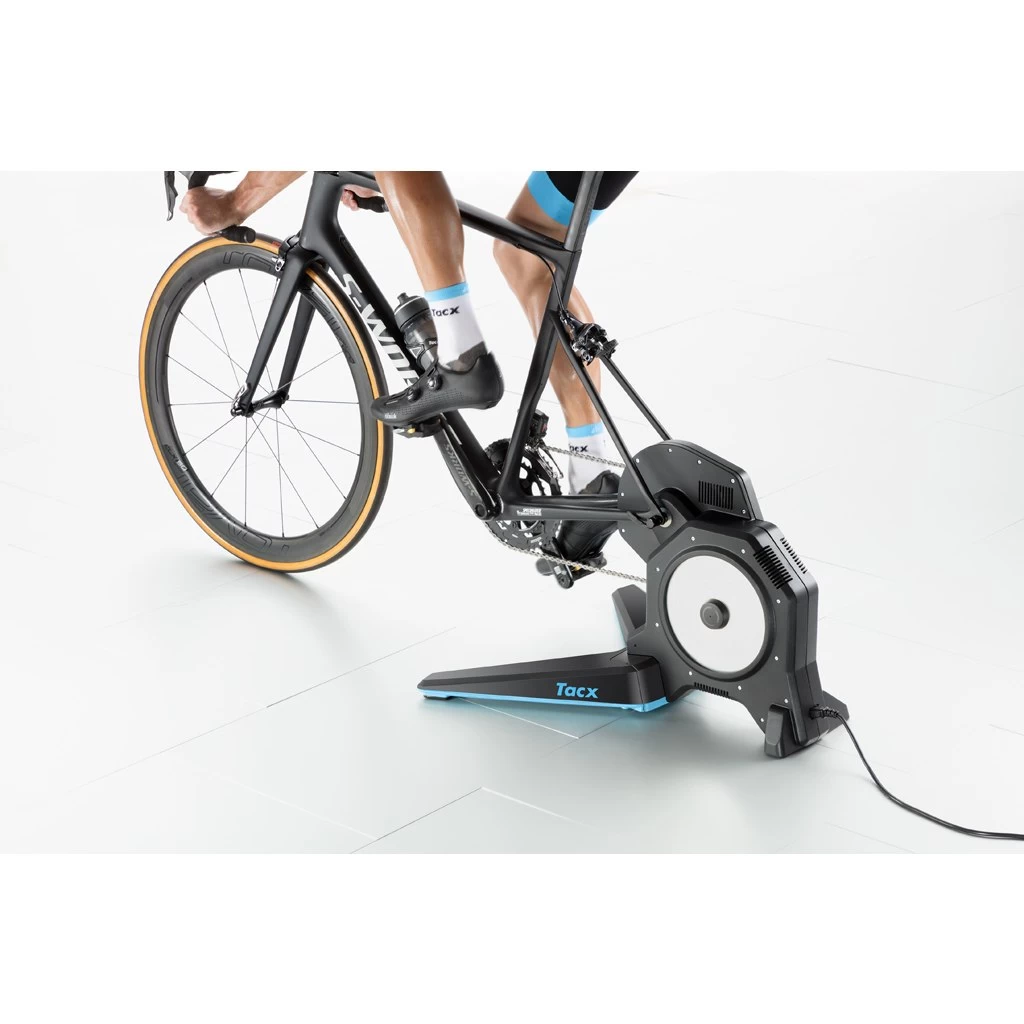 TACX Flux 2 Smart-Trainer Heimtrainer + Trainingsmatte Für Rollentrainer 11 TACX Flux 2 Smart-Trainer Heimtrainer + Trainingsmatte Für Rollentrainer – Bild 9