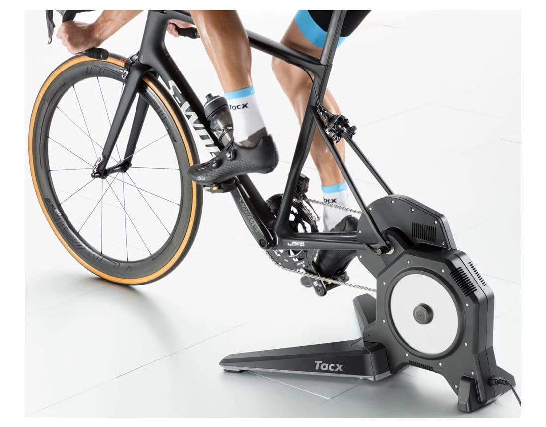 TACX FLUX S Smart-Trainer Heimtrainer + Trainingsmatte Für Rollentrainer 9 TACX FLUX S Smart-Trainer Heimtrainer + Trainingsmatte Für Rollentrainer – Bild 7