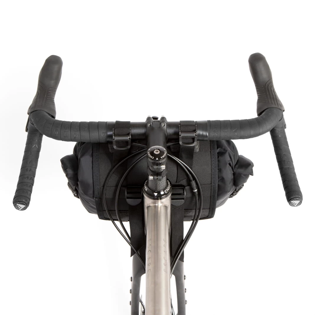 Restrap Bar Bag Gepäckrolle - 14 L - Schwarz 7 Restrap Bar Bag Gepäckrolle - 14 L - Schwarz – Bild 5