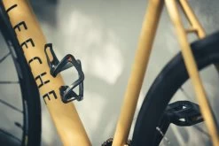 Aux Carbon Flaschenhalter 7 Aux Carbon Flaschenhalter -Fahrradwelt Verkauf DSC08608