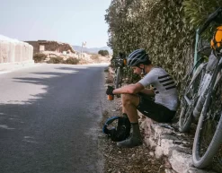 Gran Tourer Gravel Shoe - Black/Gum -Fahrradwelt Verkauf QUOC Gran Tourer Lace BlackGum Gravel Cycling Shoe Lifestyle 1 1100x