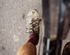 Gran Tourer Gravel Shoe - Black/Gum -Fahrradwelt Verkauf QUOC Gran Tourer Lace BlackGum Gravel Cycling Shoe Lifestyle 2 1100x